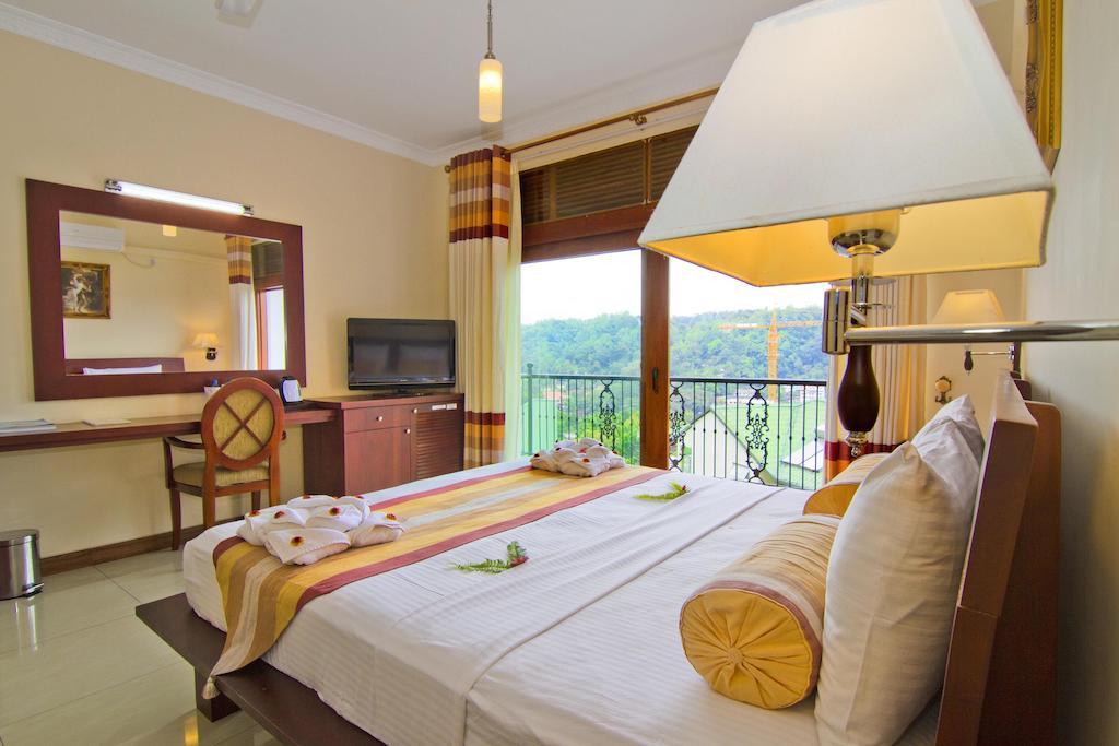 Serene Grand Villa Kandy Phòng bức ảnh